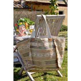 Borsa in tessuto naturale con ricami