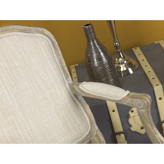 Poltrona imbottita in tessuto naturale